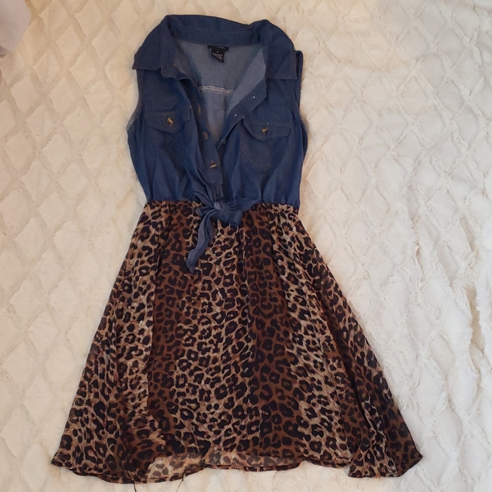 Cute cheetah/denim dress!